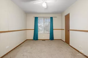 1283 Sandhurst Ln, South Elgin, IL 60177 - Photo 19