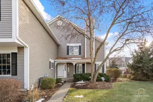 1283 Sandhurst Ln, South Elgin, IL 60177 - Photo 3