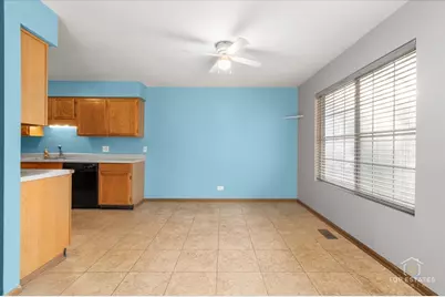 1283 Sandhurst Lane, South Elgin, IL 60177 - Photo 9