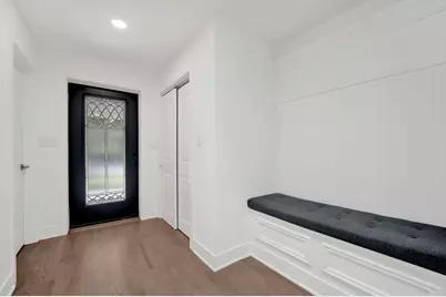 6444 N Knox Avenue, Lincolnwood, IL 60712 - Photo 3