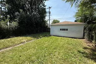 8324 S Kingston Ave, Chicago, IL 60617 - Photo 15