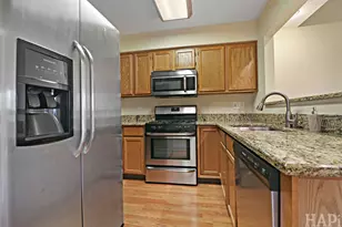 1728 Leeds Ct, Mundelein, IL 60060 - Photo 7