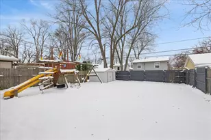 1502 Round Lake Dr, Round Lake Beach, IL 60073 - Photo 19