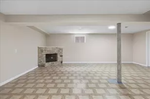 1502 Round Lake Dr, Round Lake Beach, IL 60073 - Photo 17