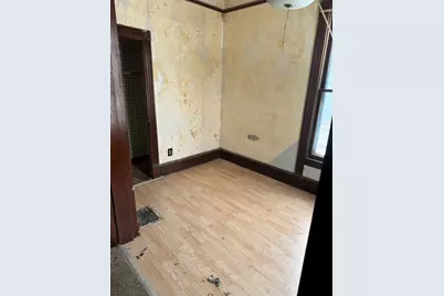 916 W Front Street, Bloomington, IL 61701 - Photo 3