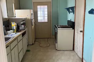 916 W Front St, Bloomington, IL 61701 - Photo 9