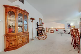 686 Grosse Pointe Cir, Vernon Hills, IL 60061 - Photo 9