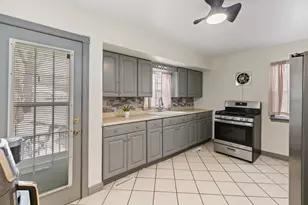 1340 Lennington Cir NE, Kankakee, IL 60901 - Photo 9