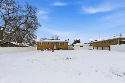 7811 W 102nd Street, Palos Hills, IL 60465 - Photo 5