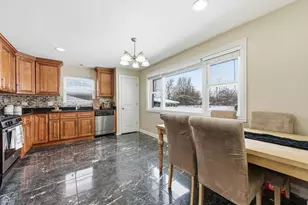 7811 W 102nd St, Palos Hills, IL 60465 - Photo 9