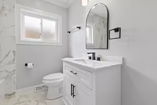 8804 S Fairfield Ave, Evergreen Park, IL 60805 - Photo 11