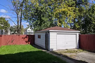 324 W 112th St, Chicago, IL 60628 - Photo 15