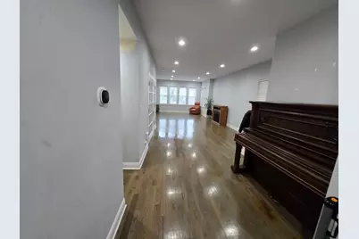 7716 S Paxton Avenue, Chicago, IL 60649 - Photo 9