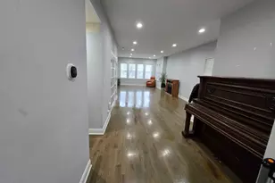 7716 S Paxton Ave, Chicago, IL 60649 - Photo 9