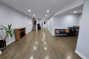 7716 S Paxton Ave, Chicago, IL 60649 - Photo 11