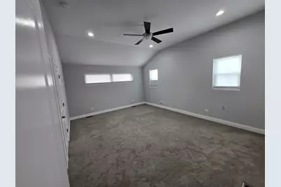 7716 S Paxton Avenue, Chicago, IL 60649 - Photo 15