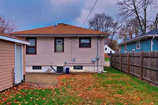 283 Paxton Ave, Calumet City, IL 60409 - Photo 5