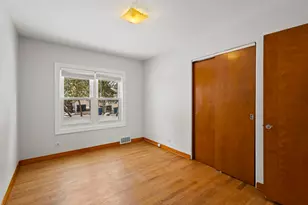 7824 W 66th Pl, Bedford Park, IL 60501 - Photo 11