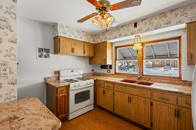 7824 W 66th Place, Bedford Park, IL 60501 - Photo 19