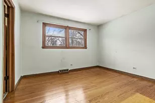 30W162 Claymore Ln, Naperville, IL 60563 - Photo 9