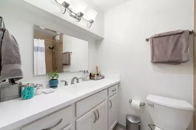 525 W Hawthorne Place #2606, Chicago, IL 60657 - Photo 15