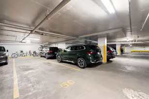 525 W Hawthorne Pl, Chicago, IL 60657 - Photo 31