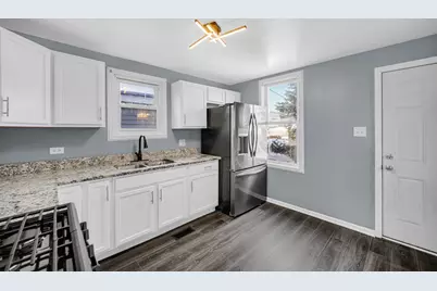 554 Douglas Avenue, Calumet City, IL 60409 - Photo 9