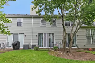 368 Maidstone Ct, Schaumburg, IL 60194 - Photo 17