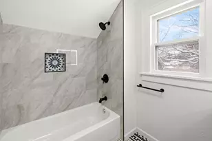 1016 B St, Rockford, IL 61107 - Photo 25