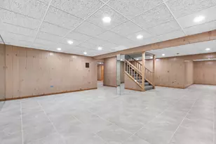 1202 W Surrey Rd, Addison, IL 60101 - Photo 43