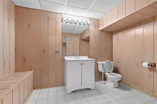 1202 W Surrey Rd, Addison, IL 60101 - Photo 45