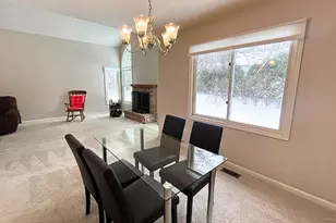 925 Hartford Dr, Gurnee, IL 60031 - Photo 5