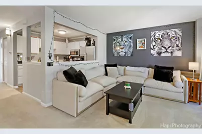 337 W Treehouse Lane #11-2, Round Lake, IL 60073 - Photo 5