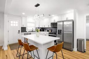 8738 Newland Ave, Oak Lawn, IL 60453 - Photo 3