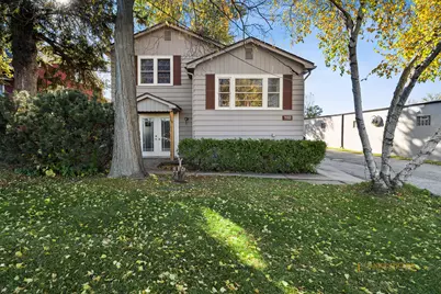 722 E Calhoun Street, Woodstock, IL 60098 - Photo 1