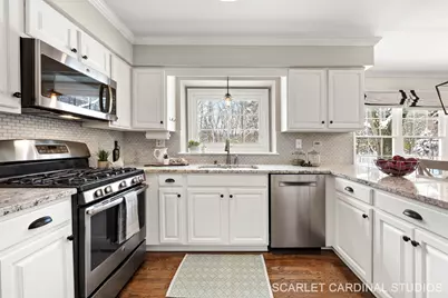 295 Meadowview Lane, Aurora, IL 60502 - Photo 9