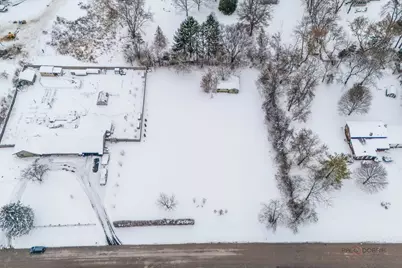 16655 W Applewood Court, Gurnee, IL 60031 - Photo 3