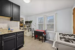 609 1st St, Libertyville, IL 60048 - Photo 13