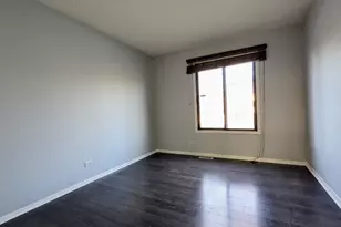 2310 N Enlund Dr, Palatine, IL 60074 - Photo 9