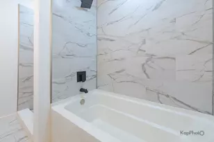 2139 W 24th St, Chicago, IL 60608 - Photo 27