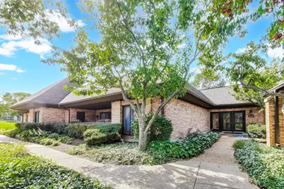 3955 Mission Hills Road #D, Northbrook, IL 60062 - Photo 1