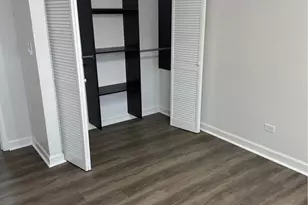 880 E Old Willow Rd, Prospect Heights, IL 60070 - Photo 9