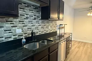 880 E Old Willow Rd, Prospect Heights, IL 60070 - Photo 5