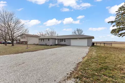 208 E Newton Street, Mansfield, IL 61854 - Photo 3