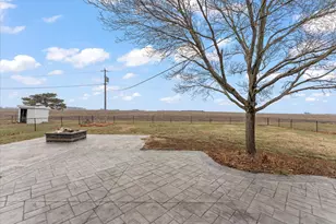 208 E Newton St, Mansfield, IL 61854 - Photo 25