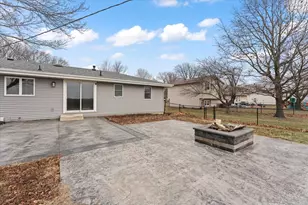 208 E Newton St, Mansfield, IL 61854 - Photo 21