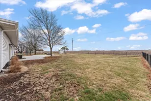 208 E Newton St, Mansfield, IL 61854 - Photo 23