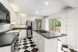 445 W Dorset Ave, Palatine, IL 60067 - Photo 17