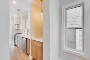 2529 N Lawndale Ave, Chicago, IL 60647 - Photo 5