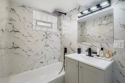 9328 S Parnell Avenue, Chicago, IL 60620 - Photo 23